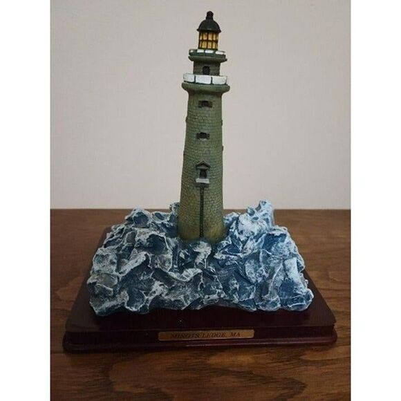 Oneida Studios Point Collection Lighthouse Minots Ledge, MA 1998 - Picture 1 of 6